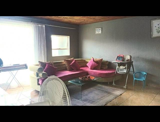 2 BEDROOM APARTMENT FOR SALE IN LYNDHURST ESTATES
